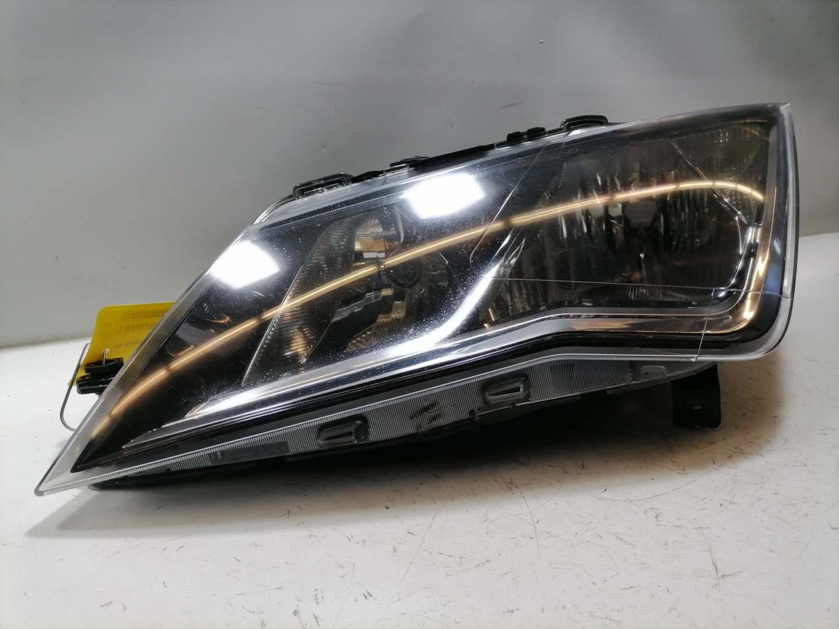 Seat Leon 5F original Scheinwerfer vorn links Halogen Bj.2015